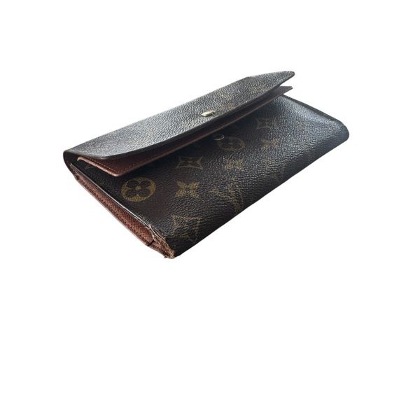 Louis Vuitton Wallet - Picture 2 of 6